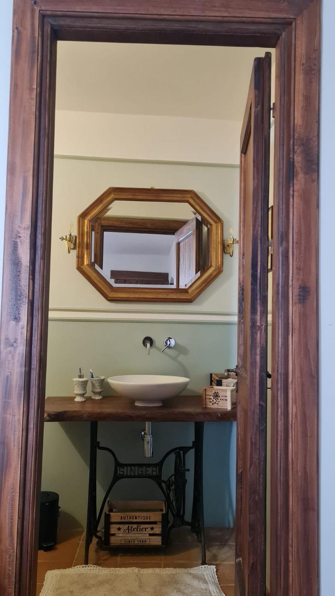 Palazzo Pirro Dimora Storica Bed & Breakfast Acciano Exterior photo