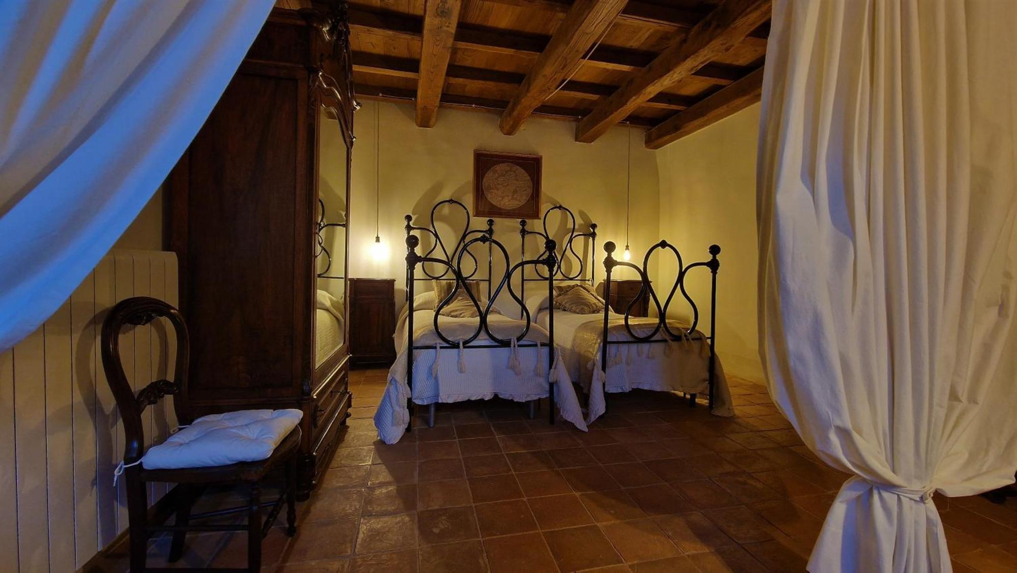 Palazzo Pirro Dimora Storica Bed & Breakfast Acciano Exterior photo