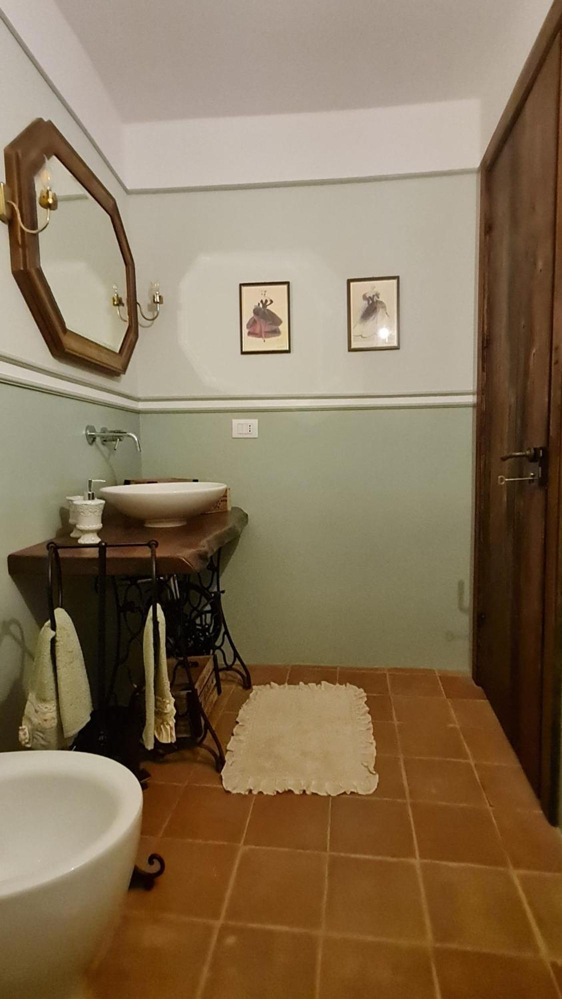 Palazzo Pirro Dimora Storica Bed & Breakfast Acciano Exterior photo