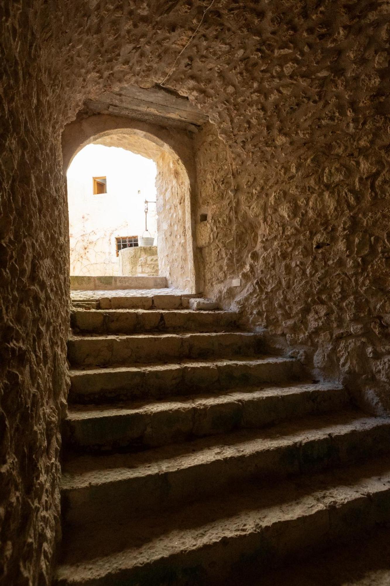 Palazzo Pirro Dimora Storica Bed & Breakfast Acciano Exterior photo
