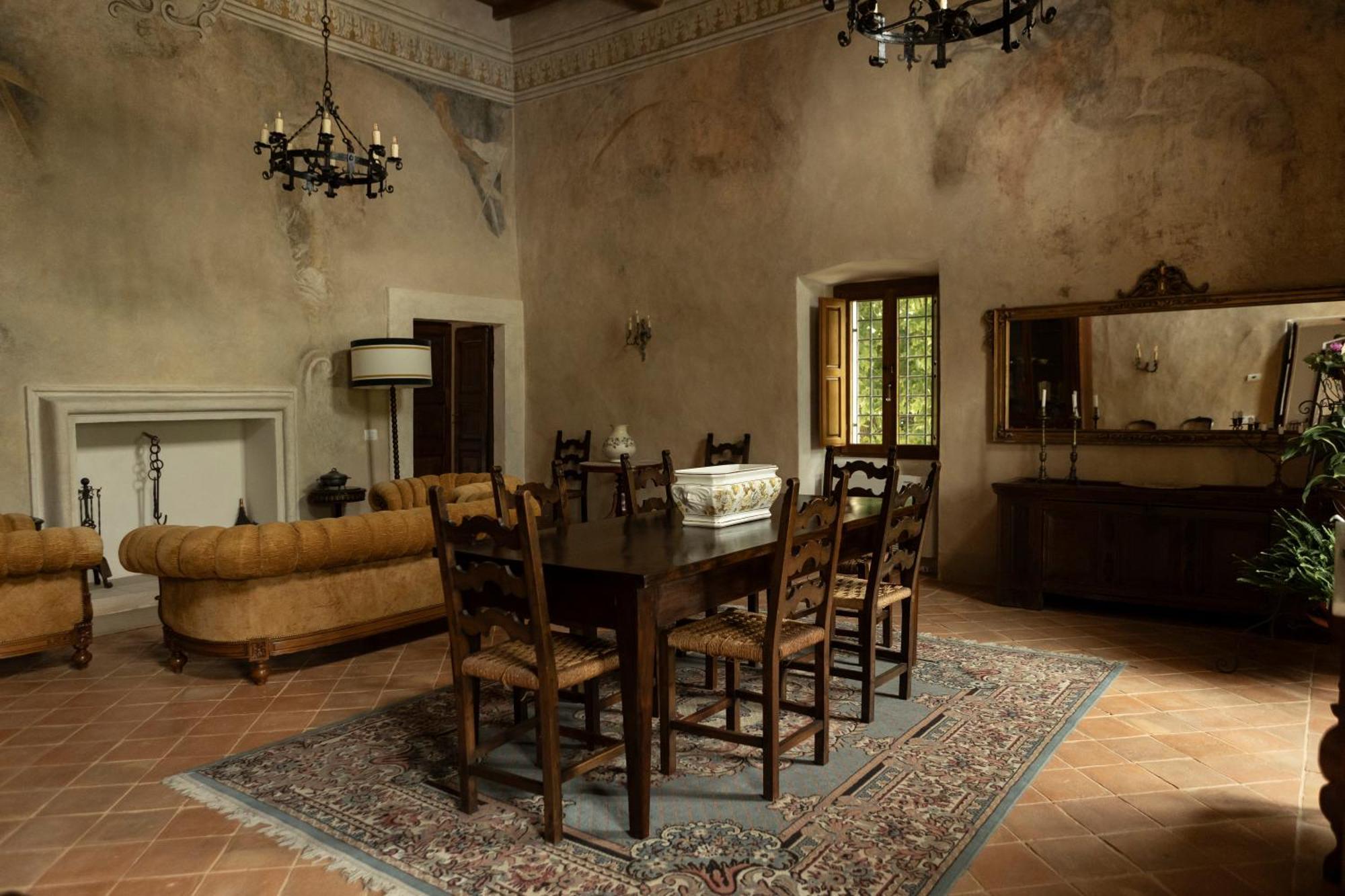 Palazzo Pirro Dimora Storica Bed & Breakfast Acciano Exterior photo