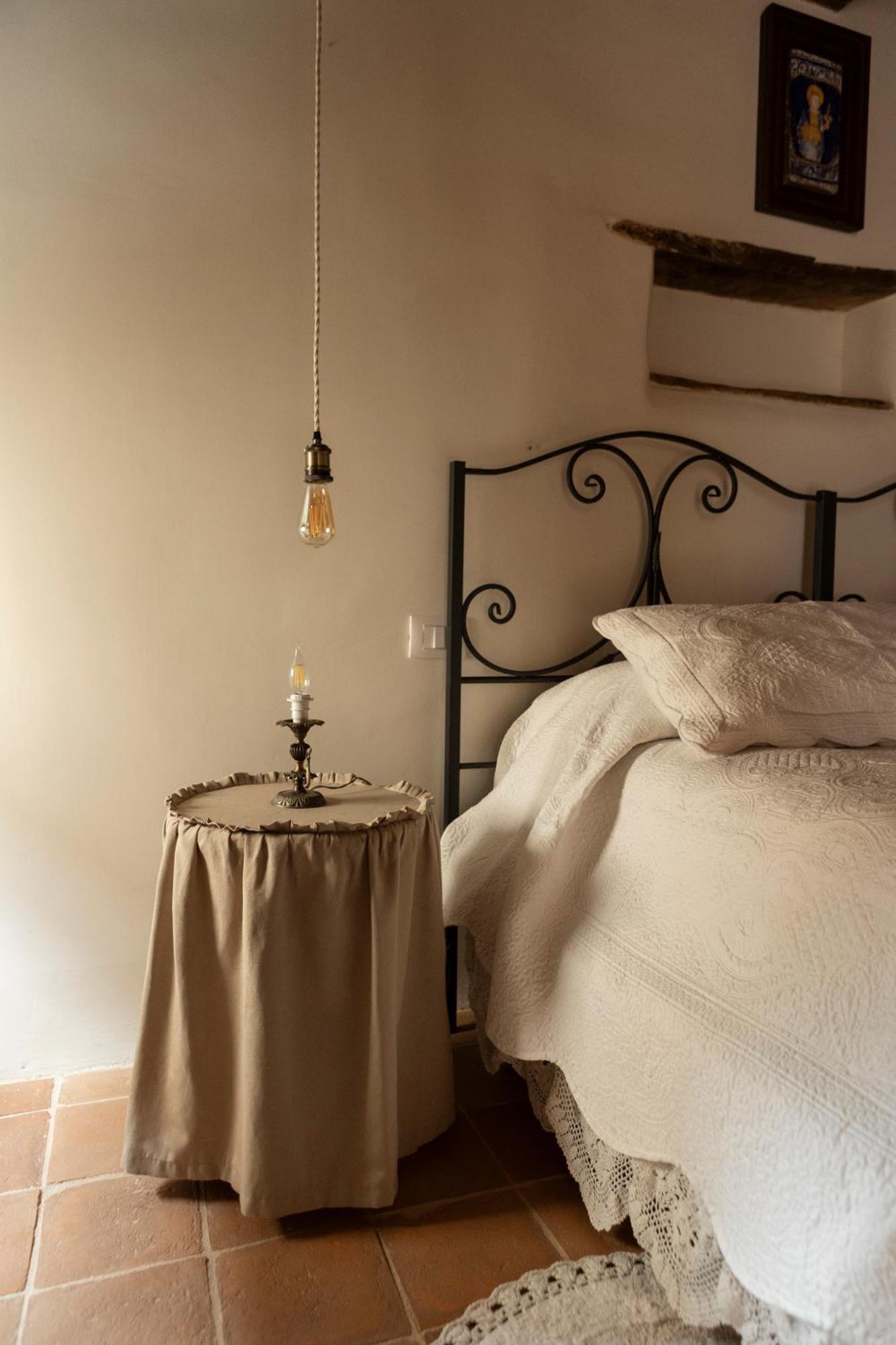 Palazzo Pirro Dimora Storica Bed & Breakfast Acciano Exterior photo